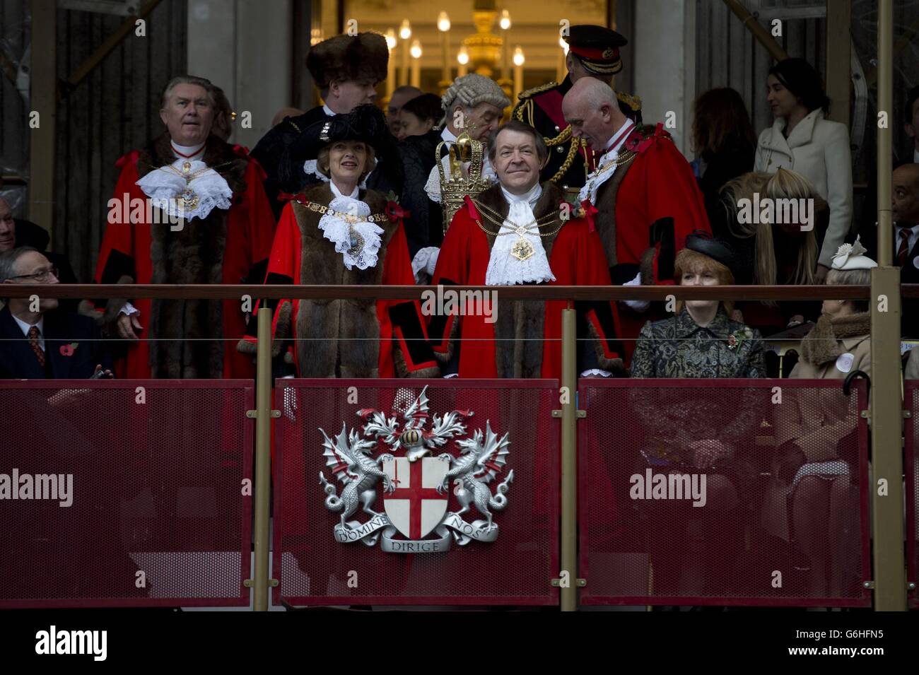 Alderman Fiona Woolf, il nuovo sindaco di Londra e il precedente sindaco Roger Gifford durante il Lord Mayor's Show, City of London. Foto Stock