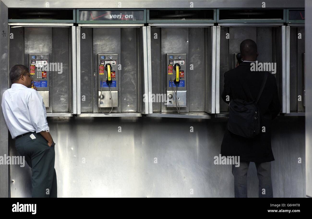 New York. Il telefono pubblico si blocca in Times Square. Foto Stock