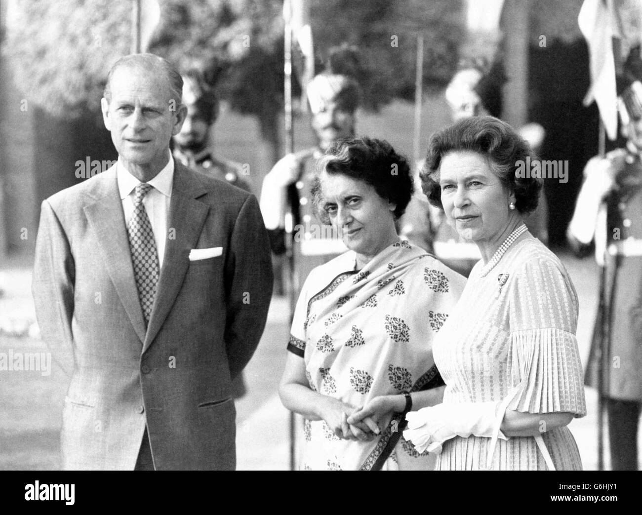La Regina e il Duca di Edimburgo con il primo ministro indiano Indira Gandhi. Foto Stock