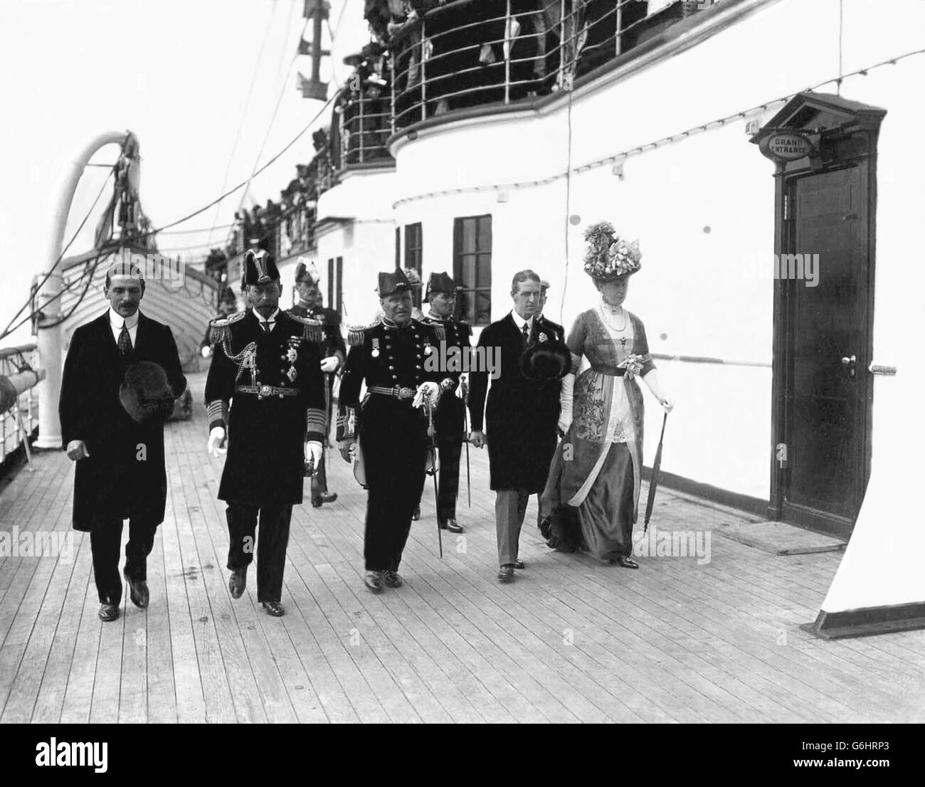 Re Giorgio V e la regina Maria a bordo della Mauretania. *scansione bassa risoluzione fuori stampa, alta risoluzione disponibile* Foto Stock