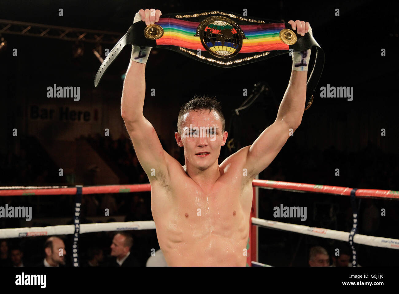 Boxing - VACANTE Commonwealth piuma campionato - Samir Mouneimne v Josh Warrington - Hull Arena Foto Stock