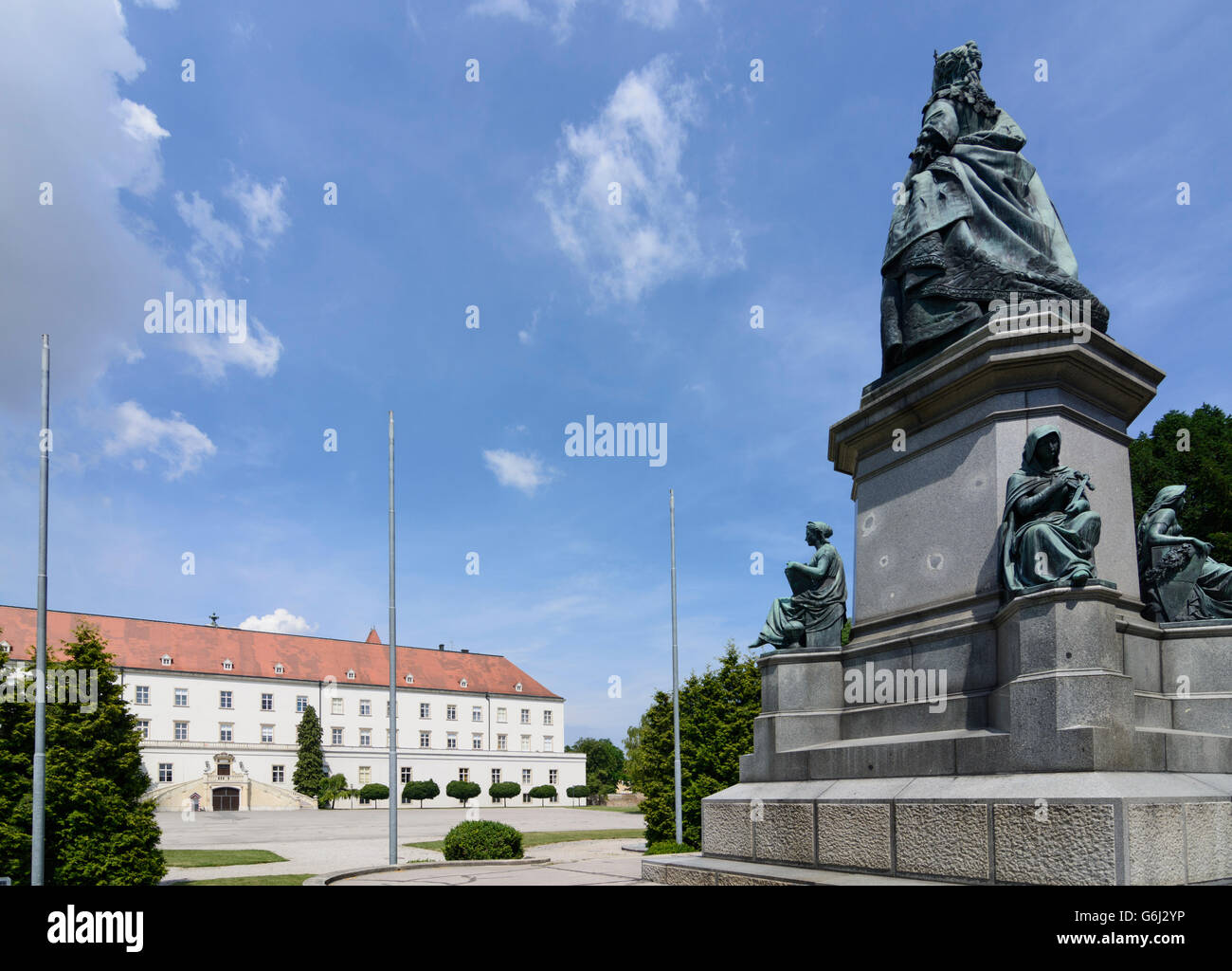 "Teresiano" Accademia Militare , oggi il centro di formazione per gli ufficiali dell'esercito austriaco con un monumento di Maria Teresa, Wiener Neus Foto Stock