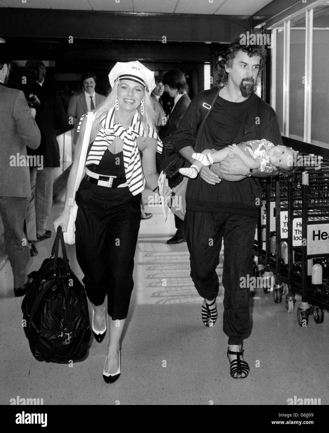 Billy Connolly e Pamela Stephenson - Aeroporto di Heathrow - Londra Foto Stock