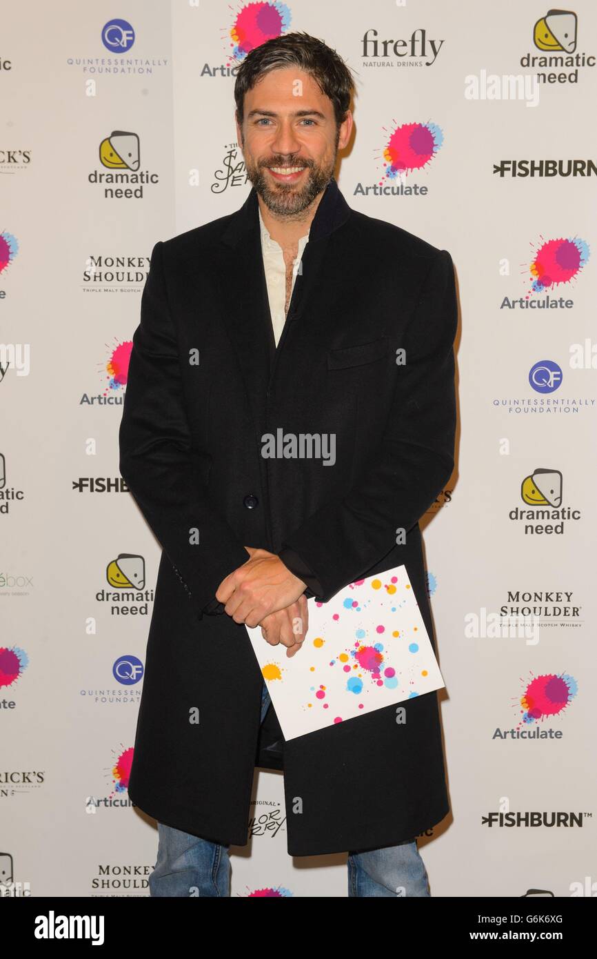 Adam Rayner partecipa all'asta di beneficenza articolata alla Victoria Miro Gallery di Londra. Foto Stock