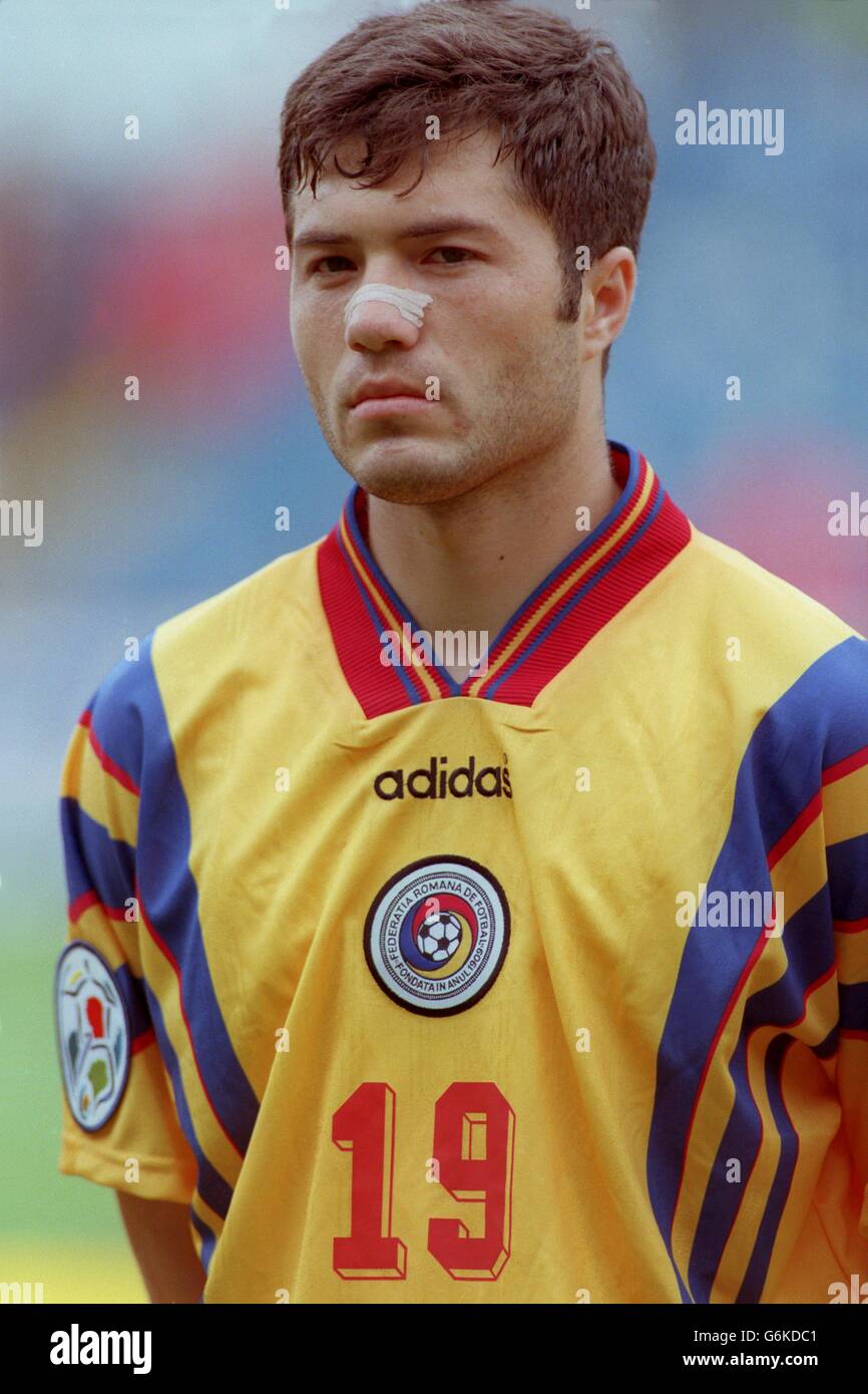 Calcio. Euro 96. Romania / Spagna. Adrian Ilie, Romania Foto Stock