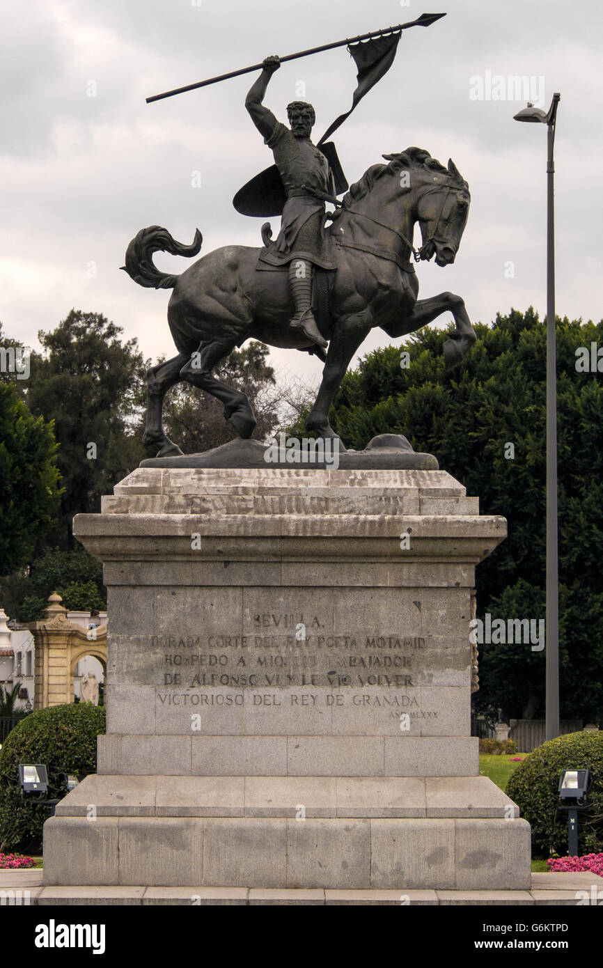 SIVIGLIA, SPAGNA - 15 MARZO 2016: Statua equestre di Rodrigo Diaz de Vivar, conosciuta come El Cid Foto Stock