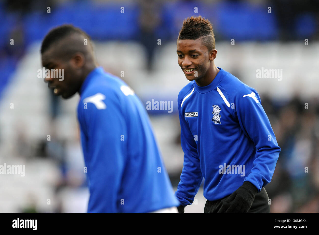 Calcio - Campionato Sky Bet - Birmingham City / Nottingham Forest - St Andrews. Demarai Grey (a destra) e Aaron McLean della città di Birmingham Foto Stock