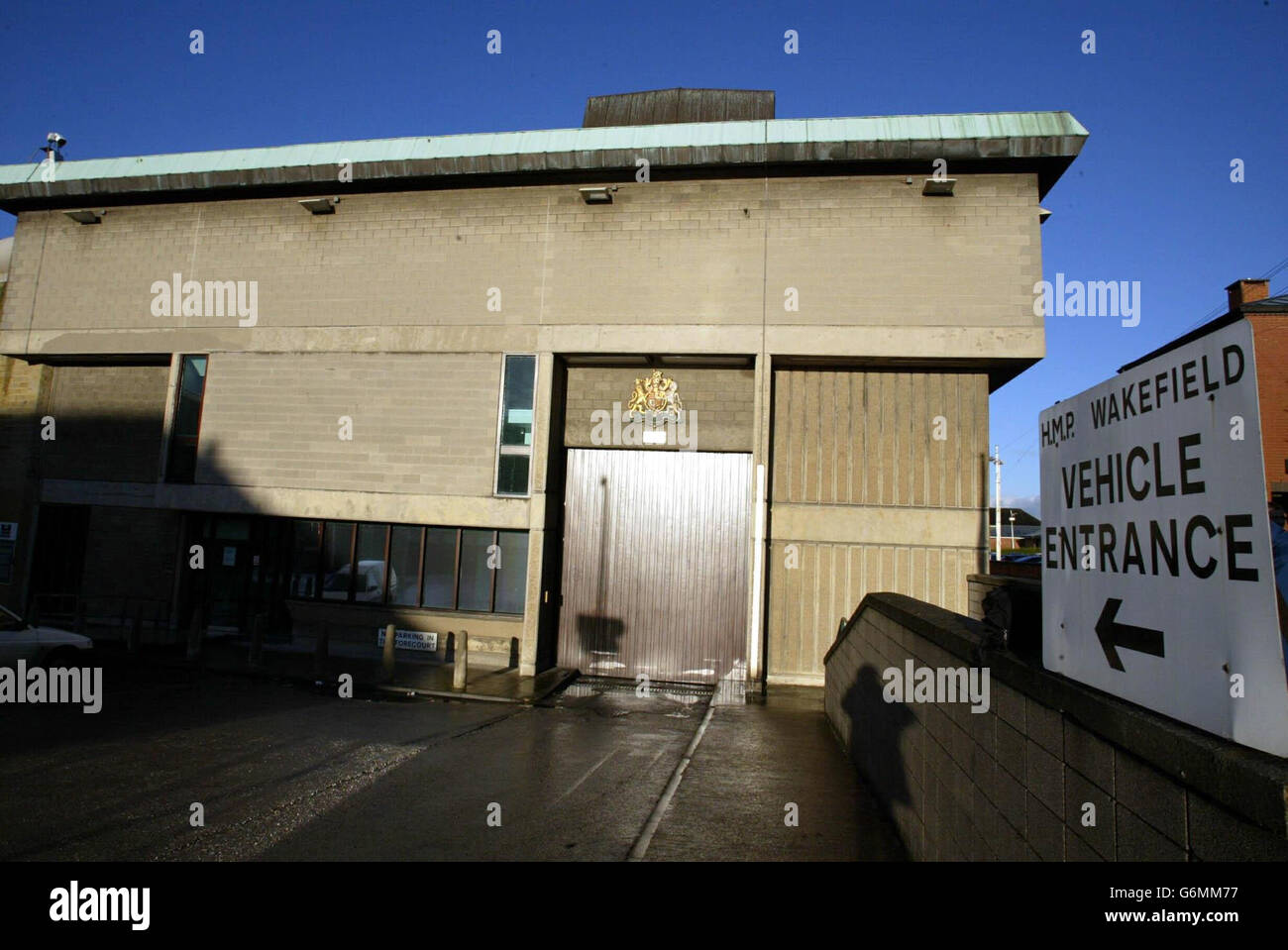 Vista generale della prigione di Wakefield, nello Yorkshire occidentale, dove il dottor Harold Shipman è morto oggi, dopo essere stato trovato appeso nella sua cella, ha detto il Servizio penitenziario. Shipman è stato trovato appeso nella sua cella alle 6.20 e, nonostante gli sforzi del personale che immediatamente ha tentato la rianimazione, è stato pronunciato morto da un medico alle 8.10, un portavoce del servizio di prigione ha detto. Foto Stock