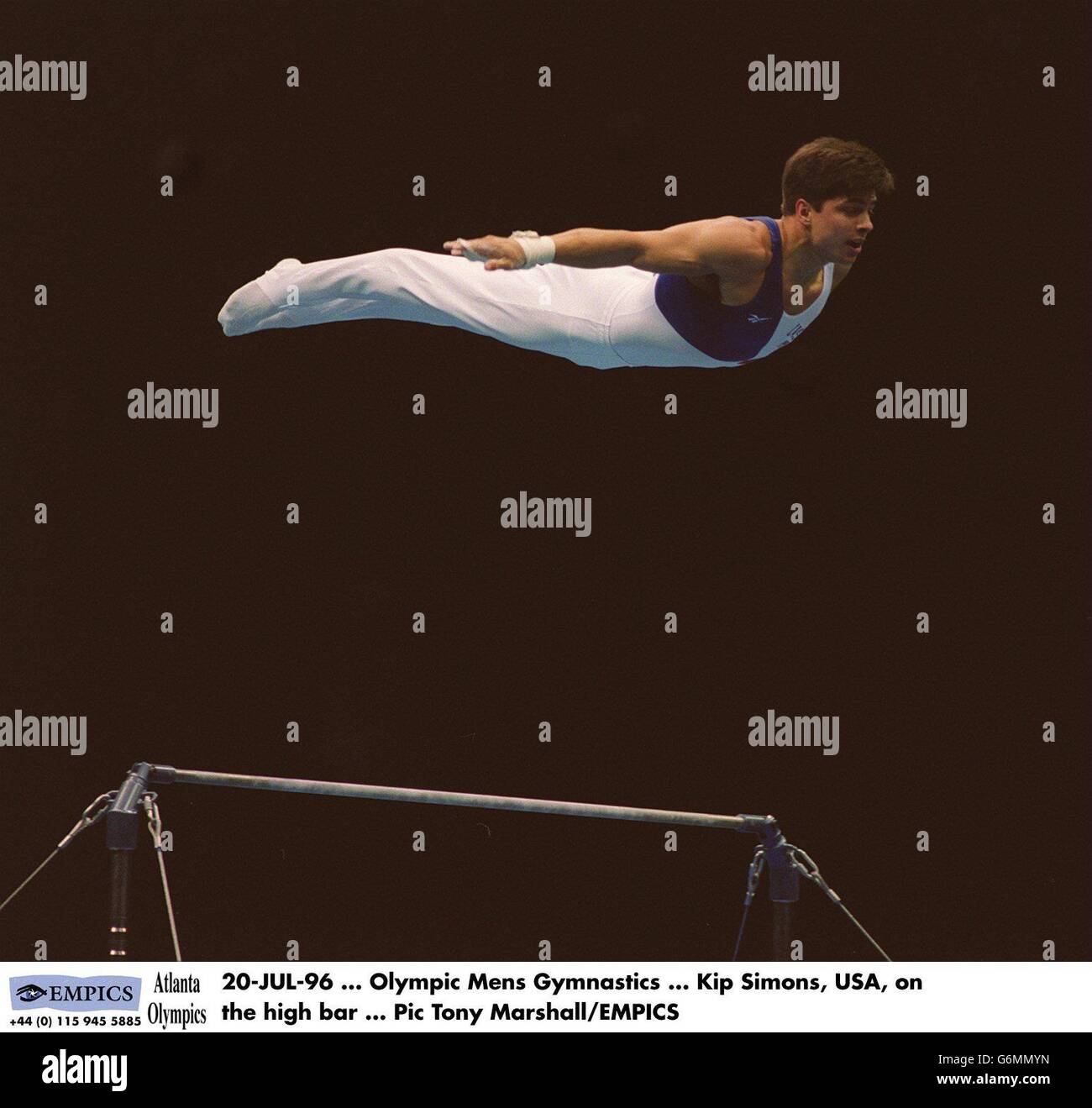 Atlanta Olympic Games 1996 - Ginnastica da uomo. 20-LUG-96. Ginnastica olimpica da uomo. Kip Simons, USA, in alto bar Foto Stock