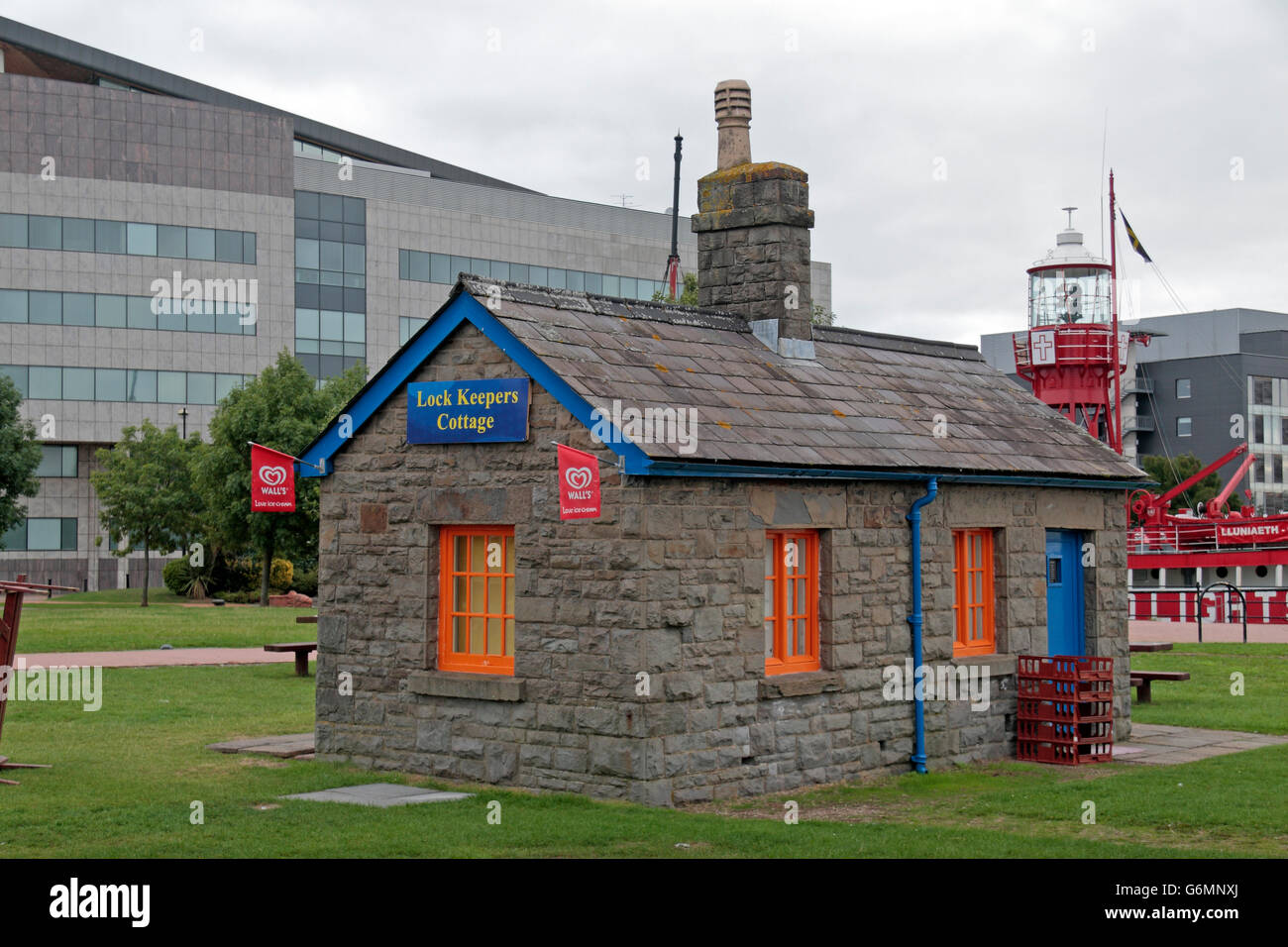 Il bloccare i detentori Cottage in Cardiff Bay, GLAMORGAN, GALLES. Foto Stock