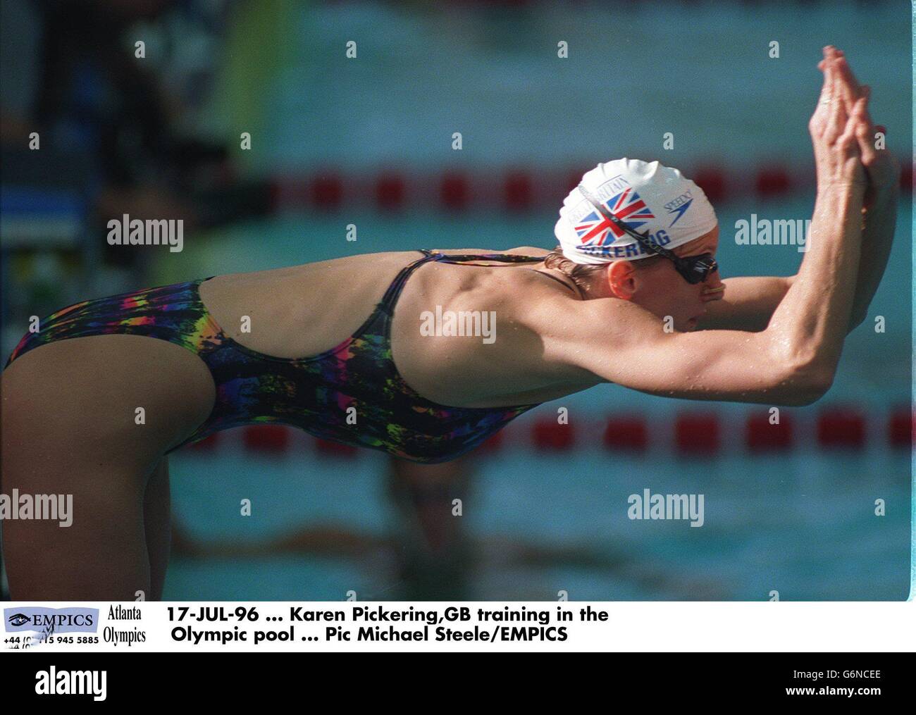 Allenamento olimpico di nuoto. 17-LUG-96. Karen Pickering, GB formazione nella piscina olimpica Foto Stock