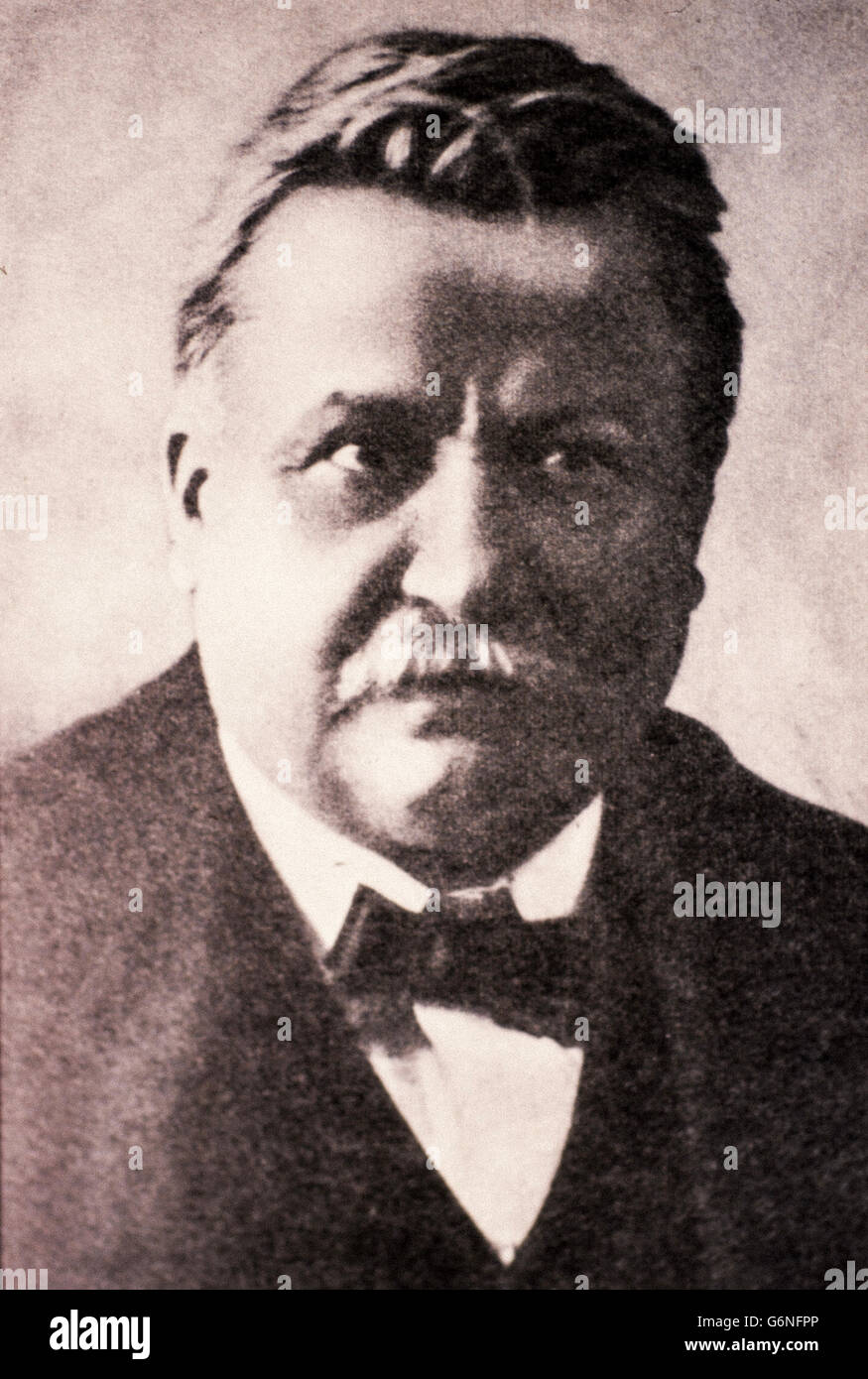 Giovanni Pascoli,Placido Agostino Giovanni Pascoli (San Mauro di Romagna, Dicembre 31, 1855 - Bologna, Aprile 6, 1912) fu un poeta italiano e accademico, figura emblematica del tardo XIX secolo la letteratura italiana. Foto Stock