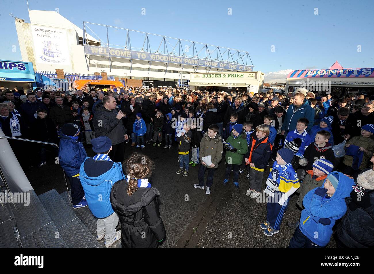 Calcio - Barclays Premier League - Everton v Norwich City - Goodison Park. I fan di Everton nella Fan zone Foto Stock