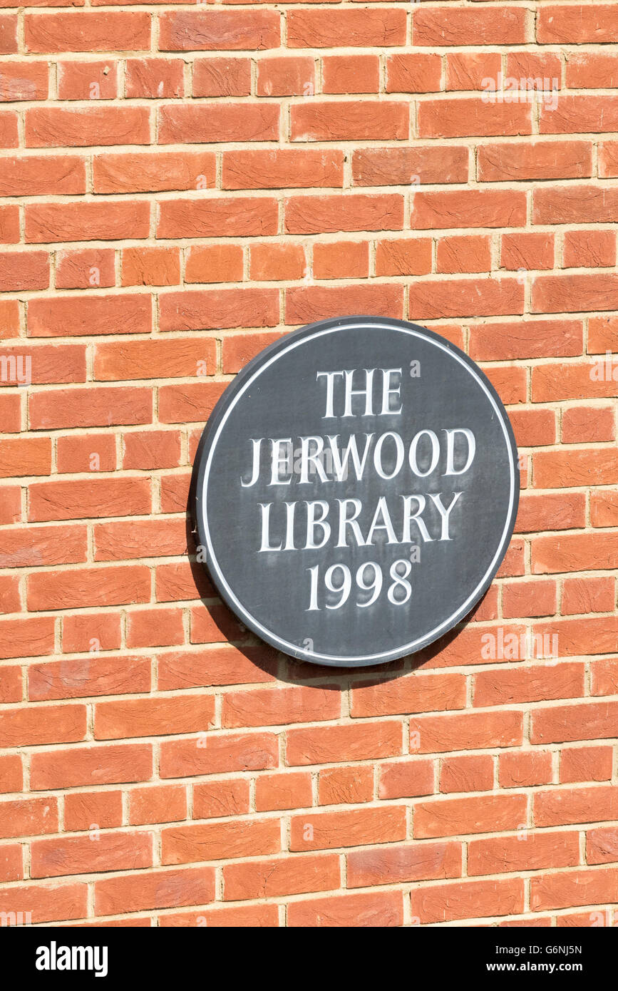 Il segno sulla libreria Jerwood Trinity College Hall edificio Università di Cambridge Cambridge Regno Unito Foto Stock