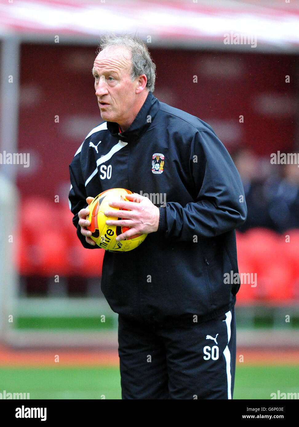 Calcio - Sky Bet League One - Rotherham United v Coventry City - New York Stadium. Coventry City, allenatore di portiere Steve Ogrizovic Foto Stock