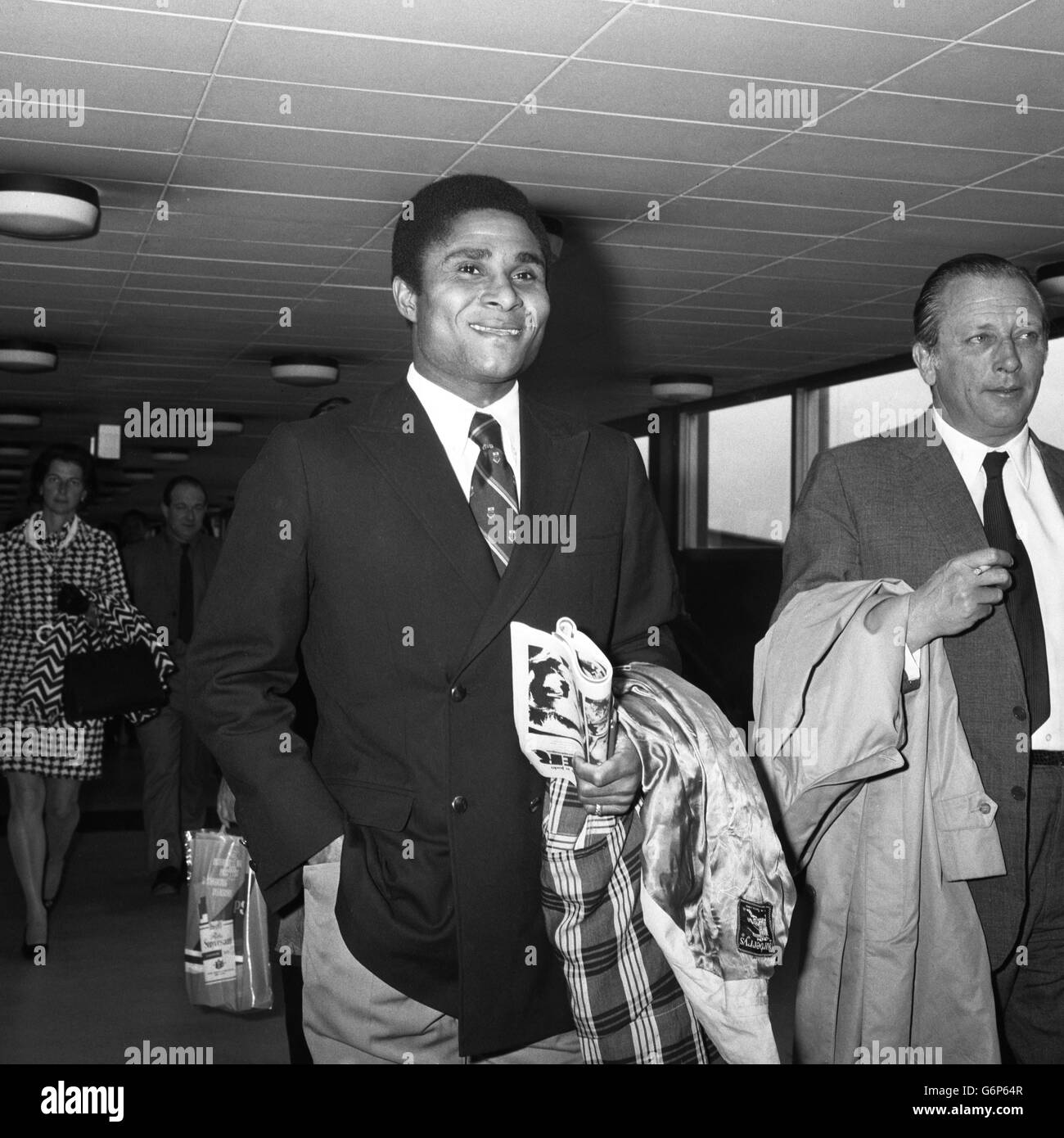 Calcio - Portogallo - Eusebio - Aeroporto di Heathrow, Londra Foto Stock