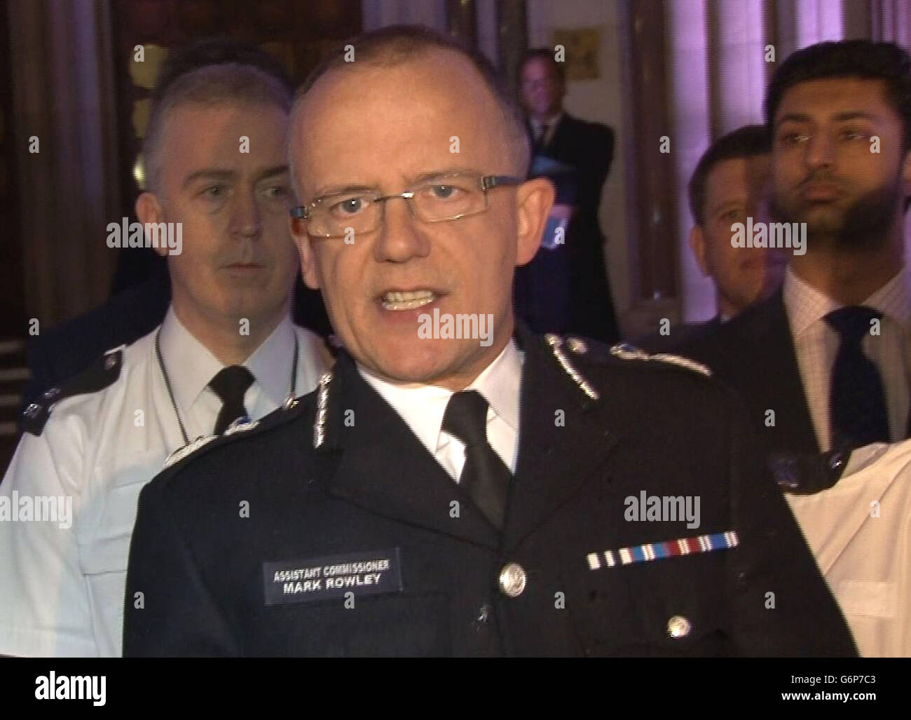 Video grab dell'assistente commissario Mark Rowley che parla fuori della corte reale di giustizia a Londra dopo che una giuria ha trovato che Mark Duggan è stato ucciso legalmente quando è stato ucciso ucciso da un marksman della polizia. Foto Stock