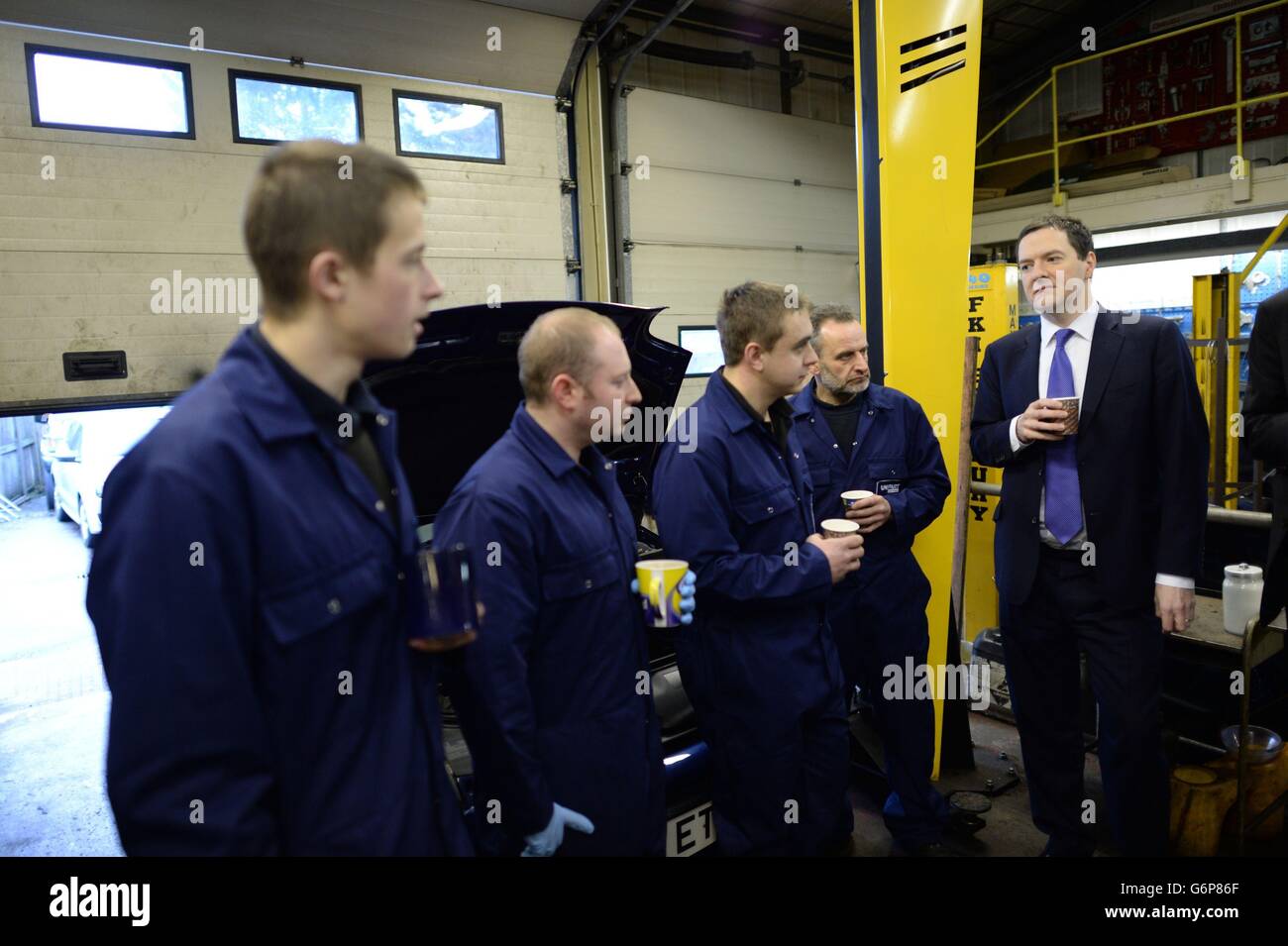 2,000 un anno di sconto sui contributi assicurativi nazionali (NIC) dei loro datori di lavoro. Giovedì 9 Gennaio 2014. Guarda la storia della PA POLITICA Osborne. Il credito fotografico dovrebbe essere: Stefan Rousseau/PA Foto Stock