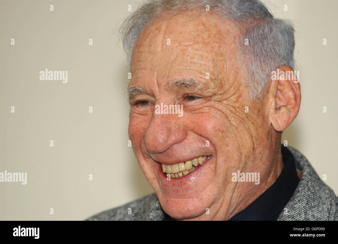 Il regista e attore Mel Brooks durante una fotocellula per segnare l'apertura della nuova produzione del suo musical 'The Producers' al Theatre Royal di Drury Lane di Londra. Foto Stock