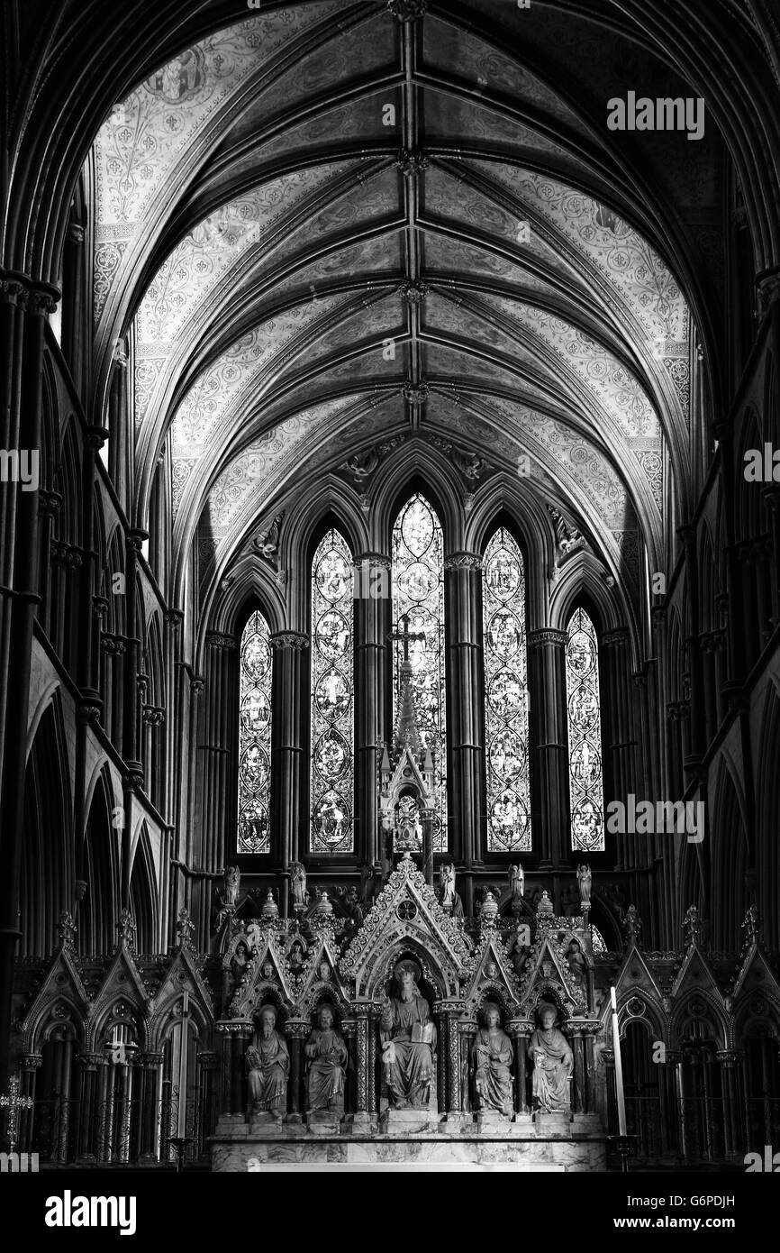 Una vista generale dell'interno della Cattedrale di Worcester. Editor Nota: Questa immagine è stata convertita in bianco e nero Foto Stock