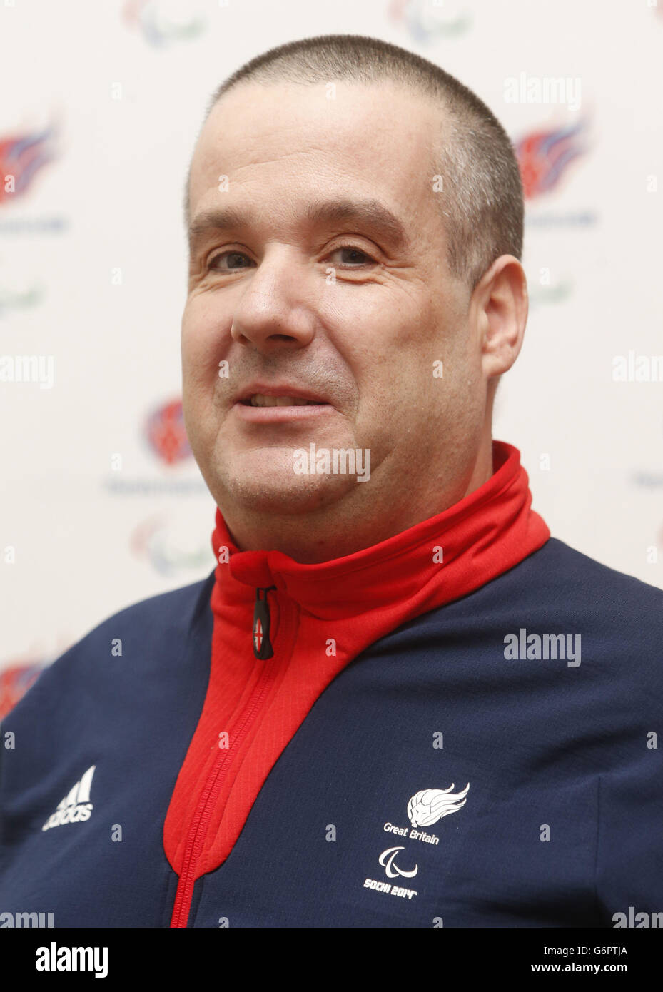 Robert McPherson di Chair Curling durante il lancio del Paralimpic Team GB per Sochi al Radisson Blu Hotel, Glasgow. Foto Stock