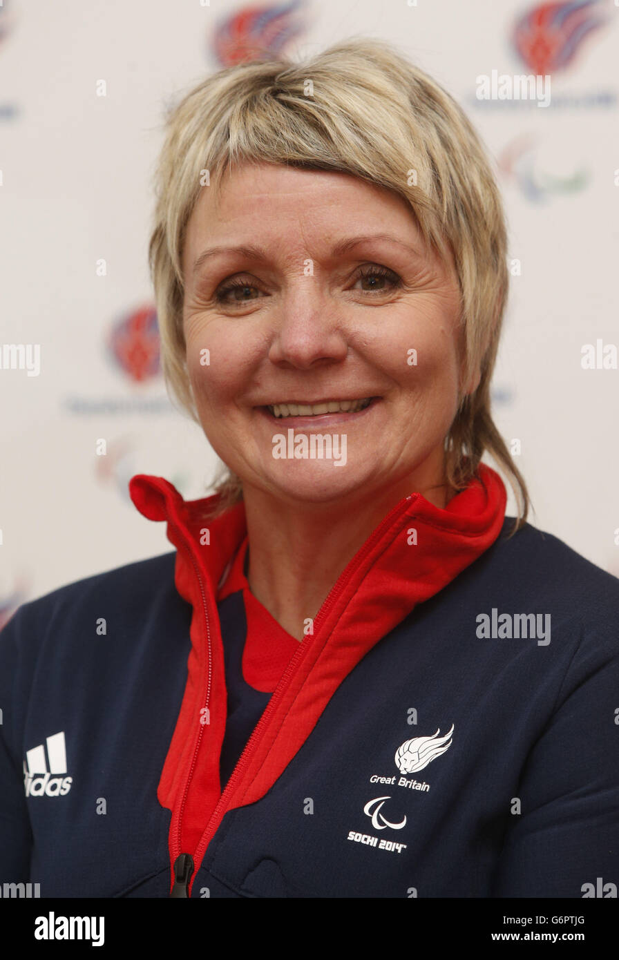 Angela Malone di Curling in sedia a rotelle durante il lancio del Paralimpic Team GB per Sochi al Radisson Blu Hotel, Glasgow. Foto Stock