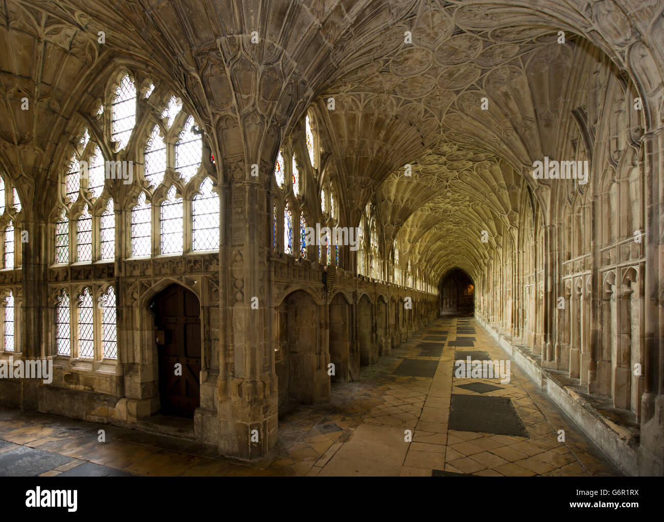 Regno Unito, Gloucestershire, Gloucester, Cattedrale, i chiostri, la Gran Bretagna è la ventola più antico soffitto a volta Foto Stock