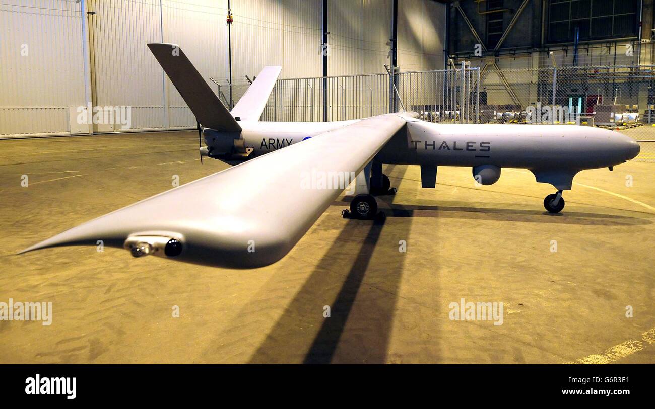 Un modello di lifesize di WatchKeeper (WK) e Tactical Unmanned Aircraft System (TUAS) a RAF Waddington, Lincolnshire. Foto Stock