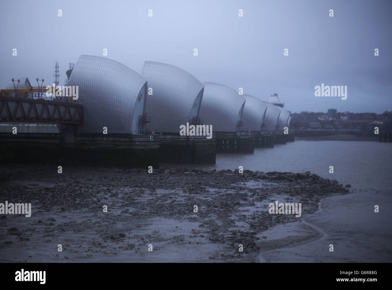 Una vista della barriera del Tamigi, nella parte est di Londra. PREMERE ASSOCIAZIONE foto. Data immagine: Martedì 28 gennaio 2013. Il credito fotografico dovrebbe essere: Filo Yui Mok/PA Foto Stock