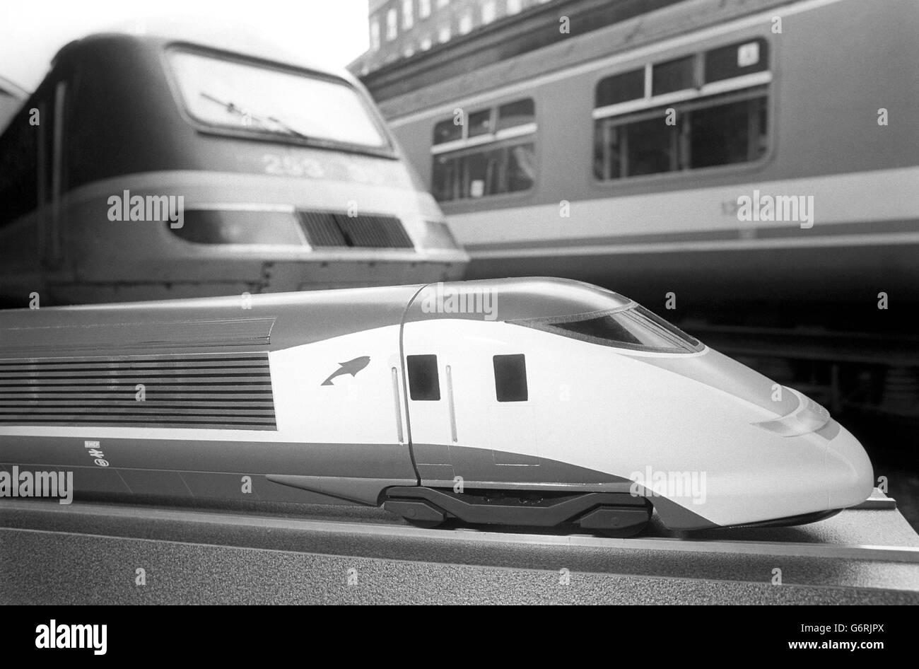 Un modello del lussuoso treno 'Channel', in cui i passeggeri viaggiano ad alta velocità tra la Gran Bretagna e la Francia, progettato da una società con sede a Leicester - Jones Garrard - che è stata scelta dalla British Rail per progettare l'esterno del treno. Un'azienda parigina - Design Program - guiderà il team nel lavoro di progettazione interna. Foto Stock