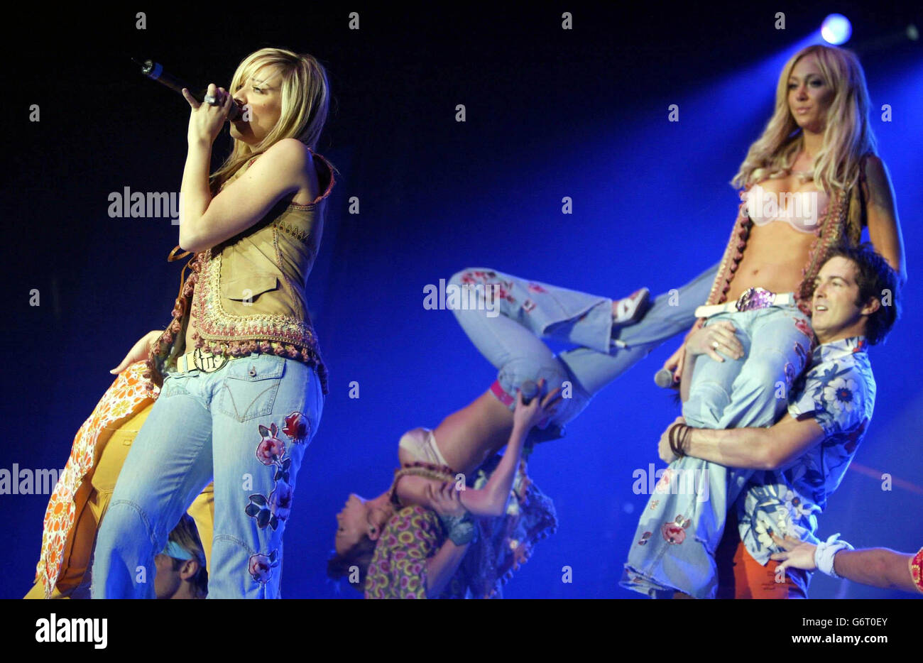 Girl-band Atomic Kitten sul palco durante il loro Ladies Night Tour, tenuto alla Manchester Evening News Arena, Manchester. Foto Stock