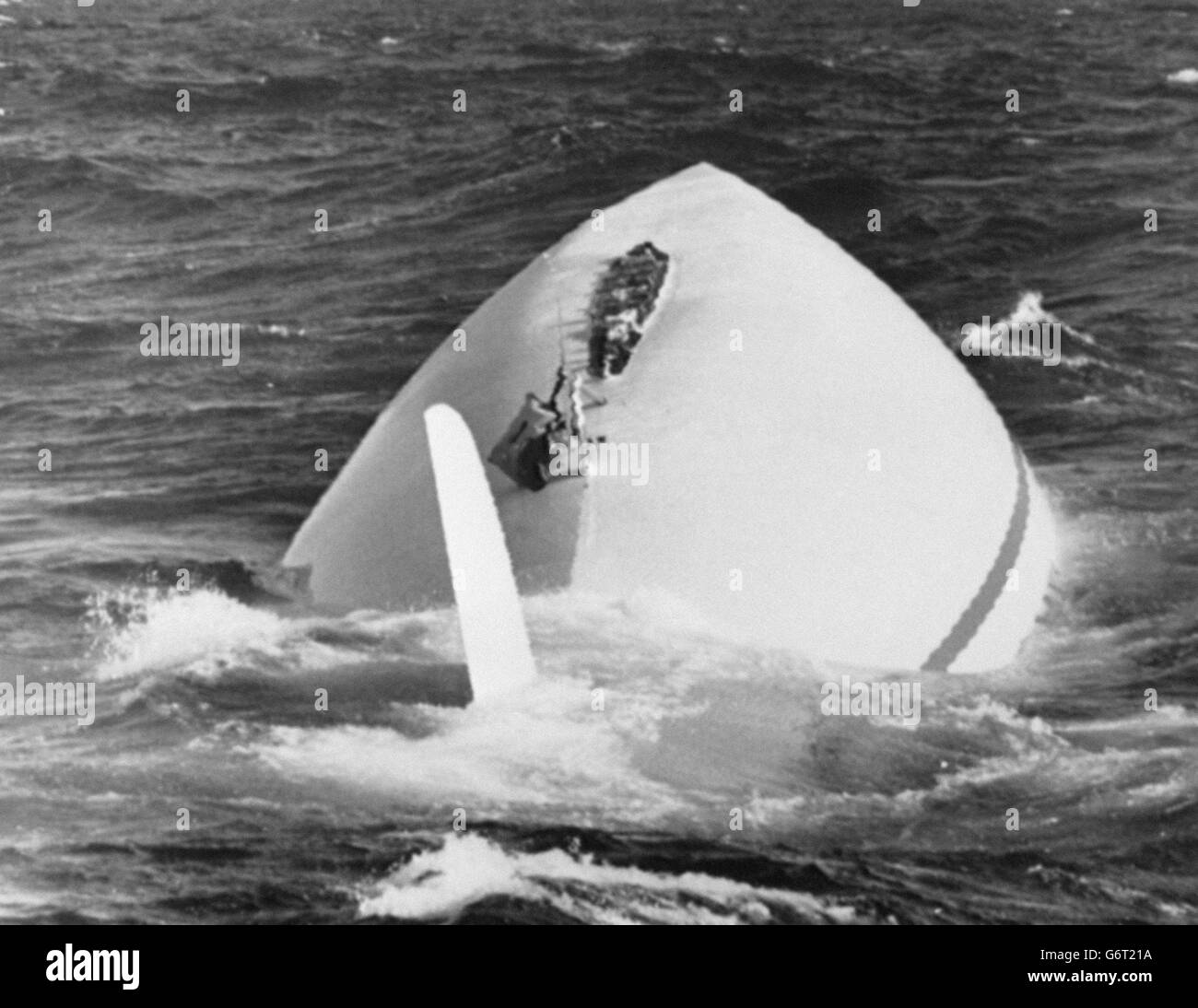 Vela - Tamburo Rescue - Fastnet Race - Simon Le Bon - Falmouth, Cornwall Foto Stock