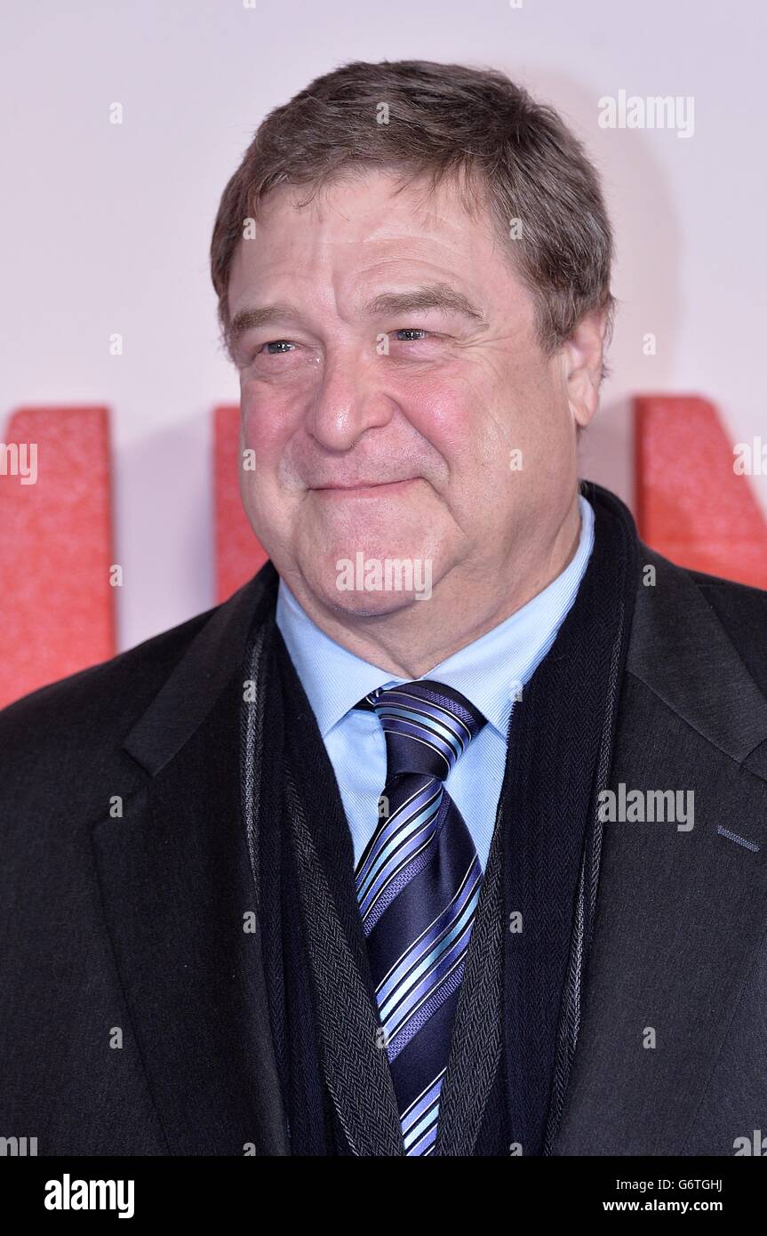 The Monuments Men UK Premiere - Londra. John Goodman arriva per la premiazione britannica dei Monumenti Men, presso l'Odeon Leicester Square, Londra. Foto Stock