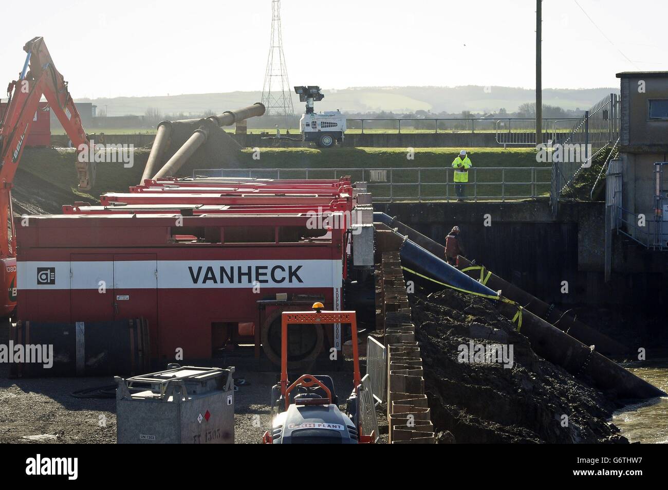 A Dunball, vicino a Bridgwater, Somerset, alla base del King's Sedgemoor drain, che è un canale di drenaggio artificiale che corre al di fuori dei livelli del Somerset, viene allestita una grande stazione di pompaggio olandese. Foto Stock