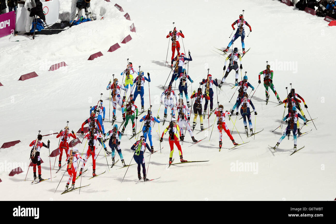 Sochi Giochi Olimpici invernali - giorno 10. L'inizio del biathlon di messa di 12,5 km delle donne Foto Stock