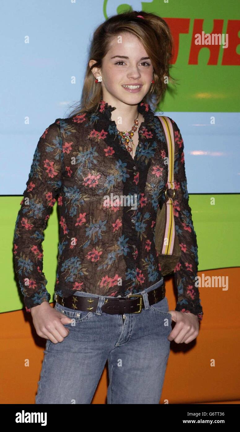 L'attrice di Harry Potter Emma Watson arriva per la prima inglese di Scooby Doo 2 : Monsters Unleashed al Vue Cinema di Islington, a nord di Londra. Foto Stock