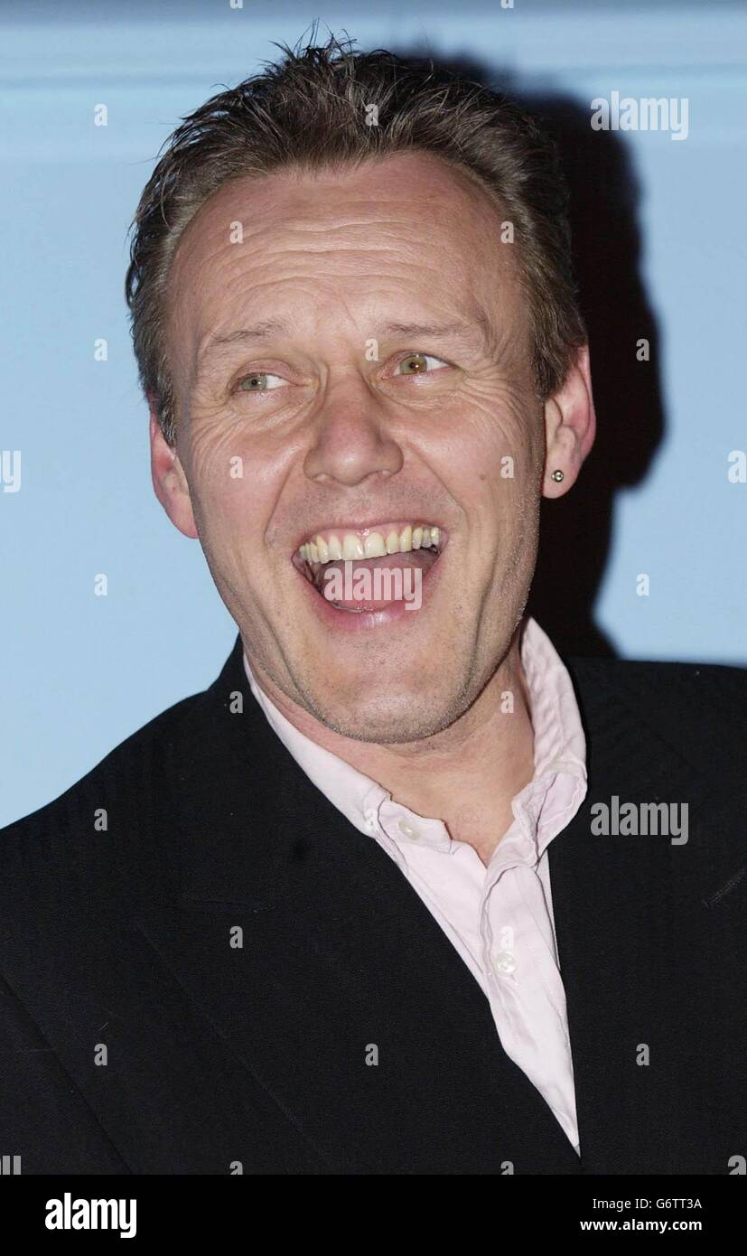 L'attore Anthony Head arriva per la prima inglese di Scooby Doo 2 : Monsters Unleashed al Vue Cinema di Islington, a nord di Londra. Foto Stock