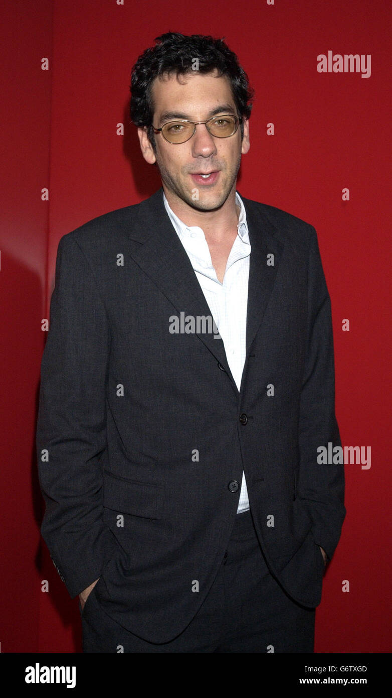 Il regista Todd Phillips arriva per la festa di aftershow a Trap, dopo la prima inglese di Starsky e Hutch all'Odeon Leicester Square, Londra. Foto Stock