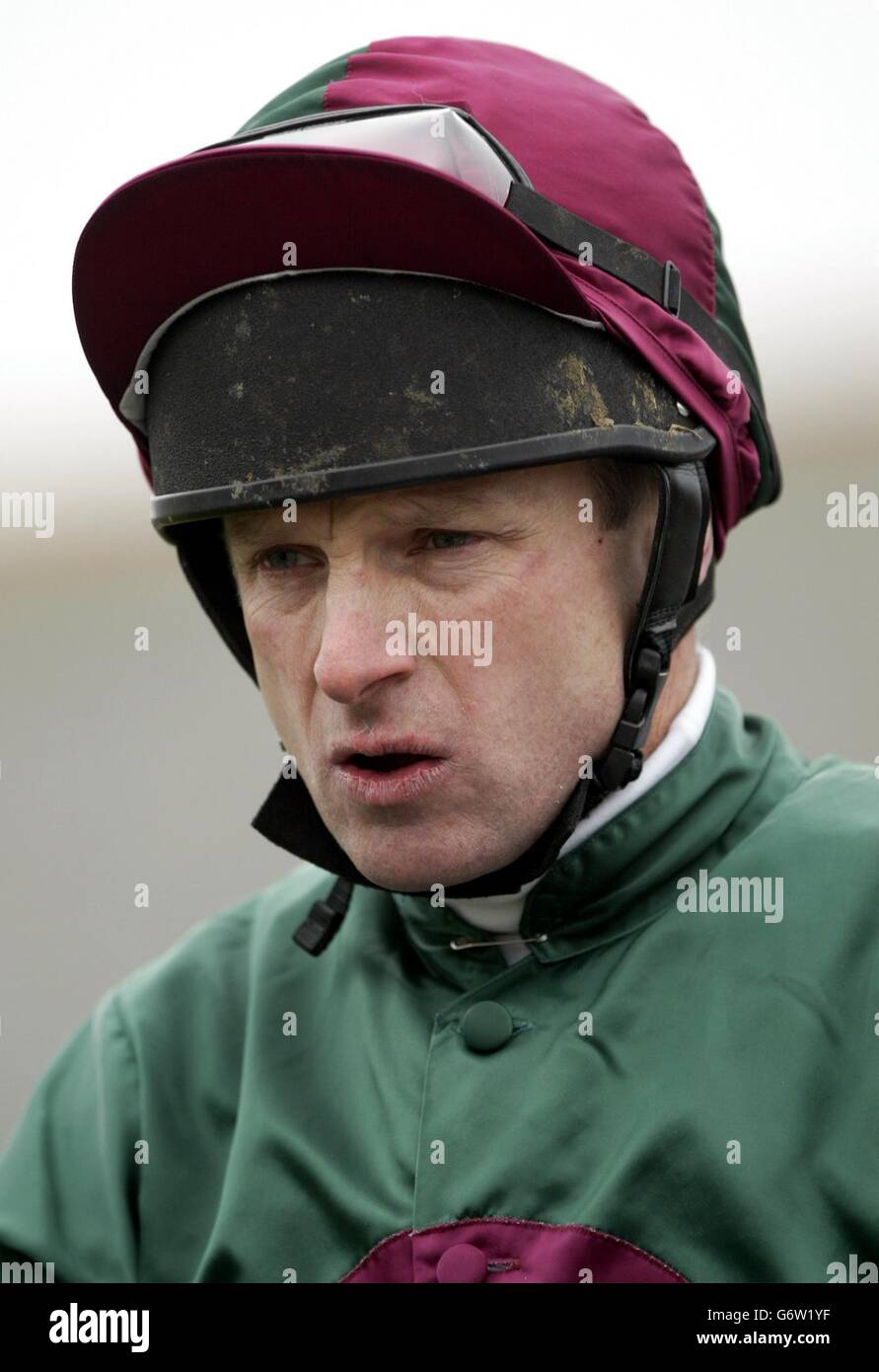 Jockey Gregor Kerr durante la giornata dei piloti dilettanti a Leicester oggi venerdì 12 marzo 2004. Foto: Nick Potts/PA Sport . . . . Foto Stock