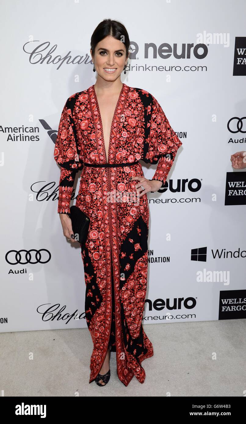 Nikki Reed arriva per il ventiduesimo party annuale degli Academy Awards della Elton John AIDS Foundation al West Hollywood Park di Los Angeles. Foto Stock