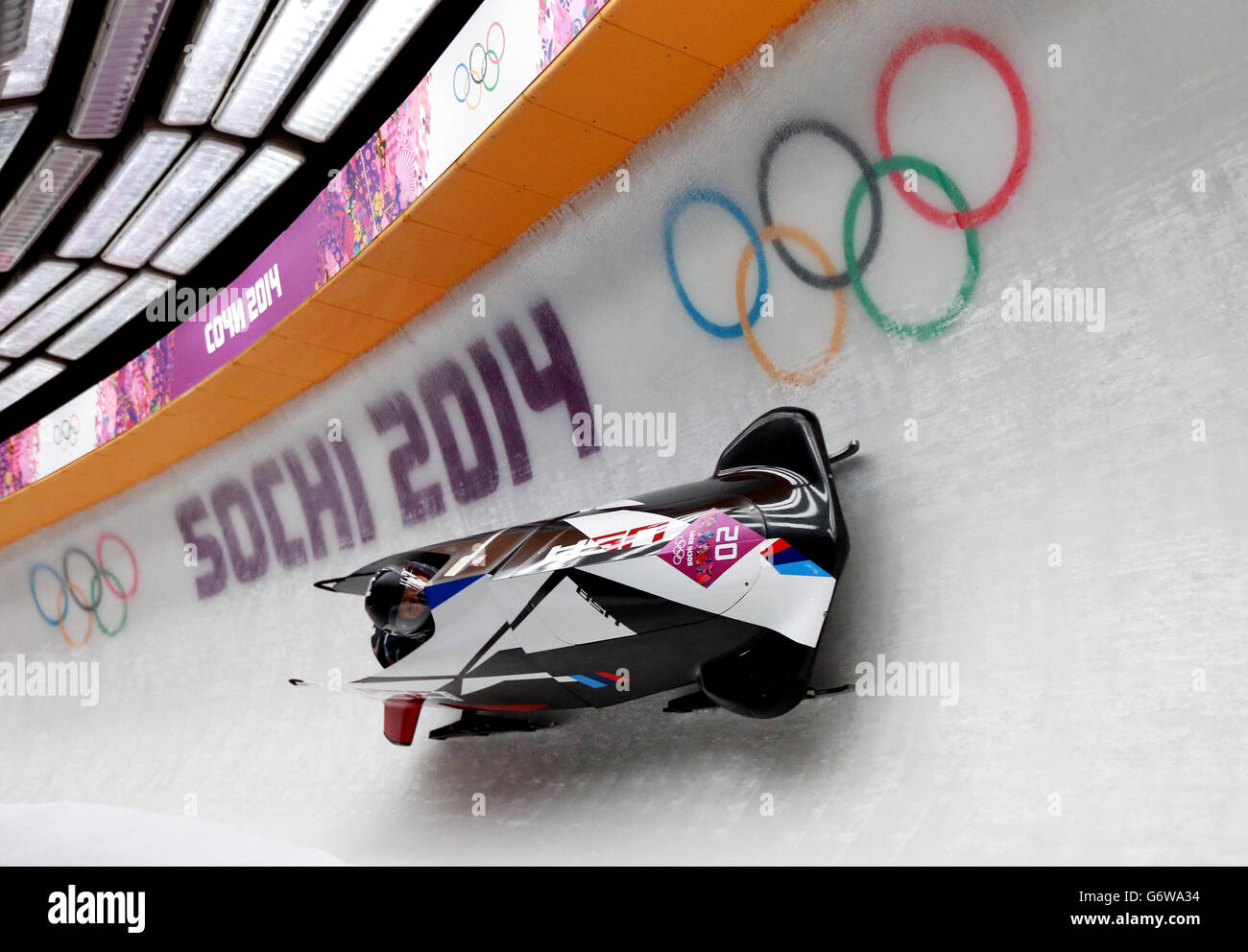 Stati Uniti USA-1, pilotato da Elana Meyers con il brakeman Lauryn Williams nel Bobsleigh delle Donne durante i Giochi Olimpici Sochi del 2014 a Sochi, Russia. PREMERE ASSOCIAZIONE foto. Data immagine: Mercoledì 19 febbraio 2014. Vedere PA storia OLIMPIADI Bobsleigh. Il credito fotografico dovrebbe essere: David Davies/PA Wire. RESTRIZIONI: Solo per i servizi di notizie. Solo a scopo editoriale. Nessuna emulazione video. Foto Stock