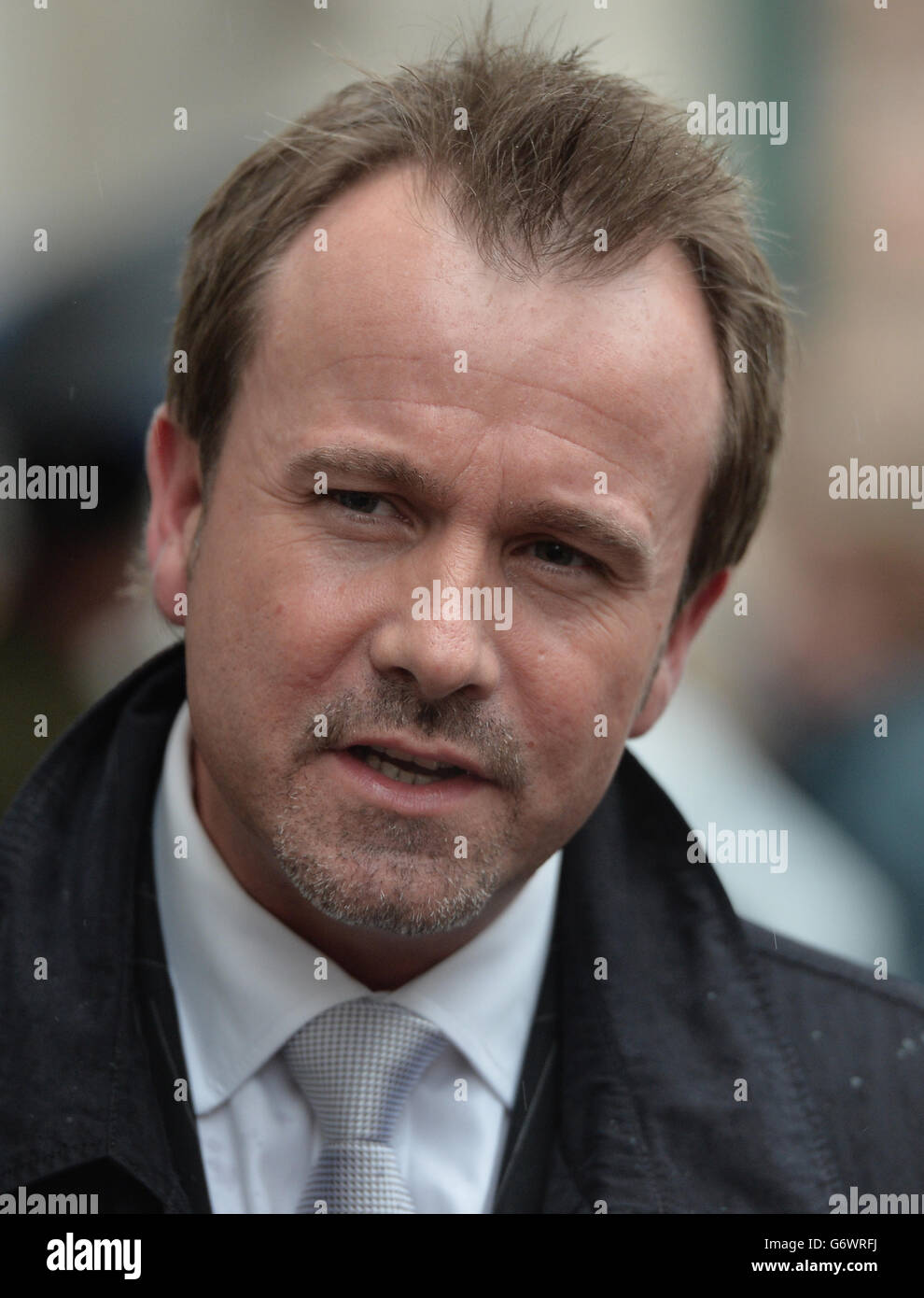 DCI Martin Bunning parla fuori del vecchio Bailey, Londra, come un giudice ha ordinato l'assassino seriale Joanna Dennehy di passare il resto della sua vita in prigione. PREMERE ASSOCIAZIONE foto. Data immagine: Venerdì 28 febbraio 2014. Vedi la storia della PA COURTS Ditch. Il credito fotografico dovrebbe essere: Anthony Devlin/PA Wire Foto Stock