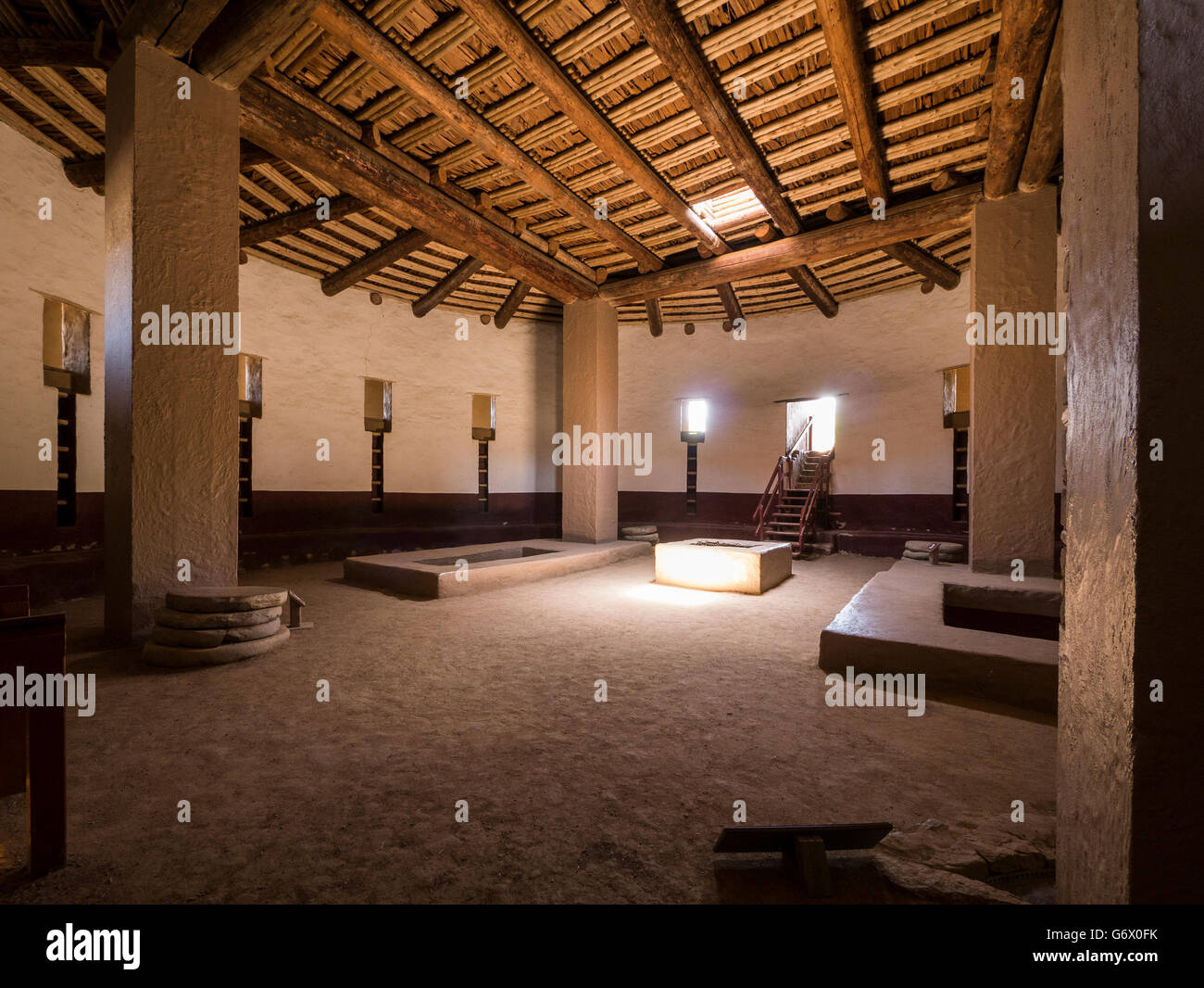 All'interno del grande Kiva, Aztec Ruins National Monument, azteca, Nuovo Messico. Foto Stock