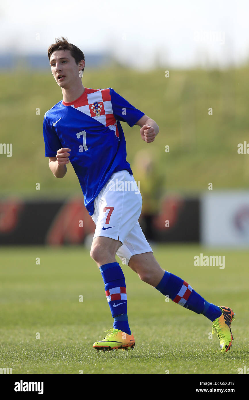 Calcio - Under 18 - Inghilterra / Croazia - St George's Park. Marin J Akolis, Croazia Foto Stock