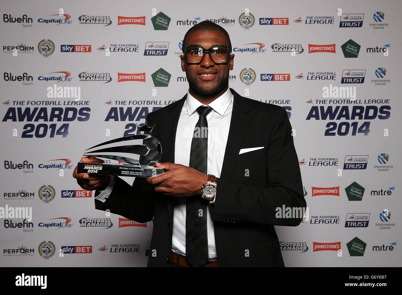 Reda Johnson di Sheffield Wednesday con il premio PFA Player in the Community ai Football League Awards 2014 Foto Stock