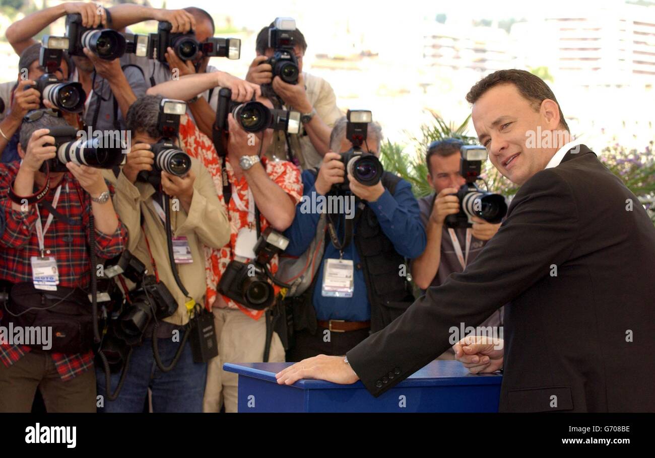L'attore Tom Hanks si pone per i fotografi durante una fotocellula per promuovere il suo nuovo film "i Ladykillers" al Palais de Festival durante il 57° Festival di Cannes in Francia. Foto Stock