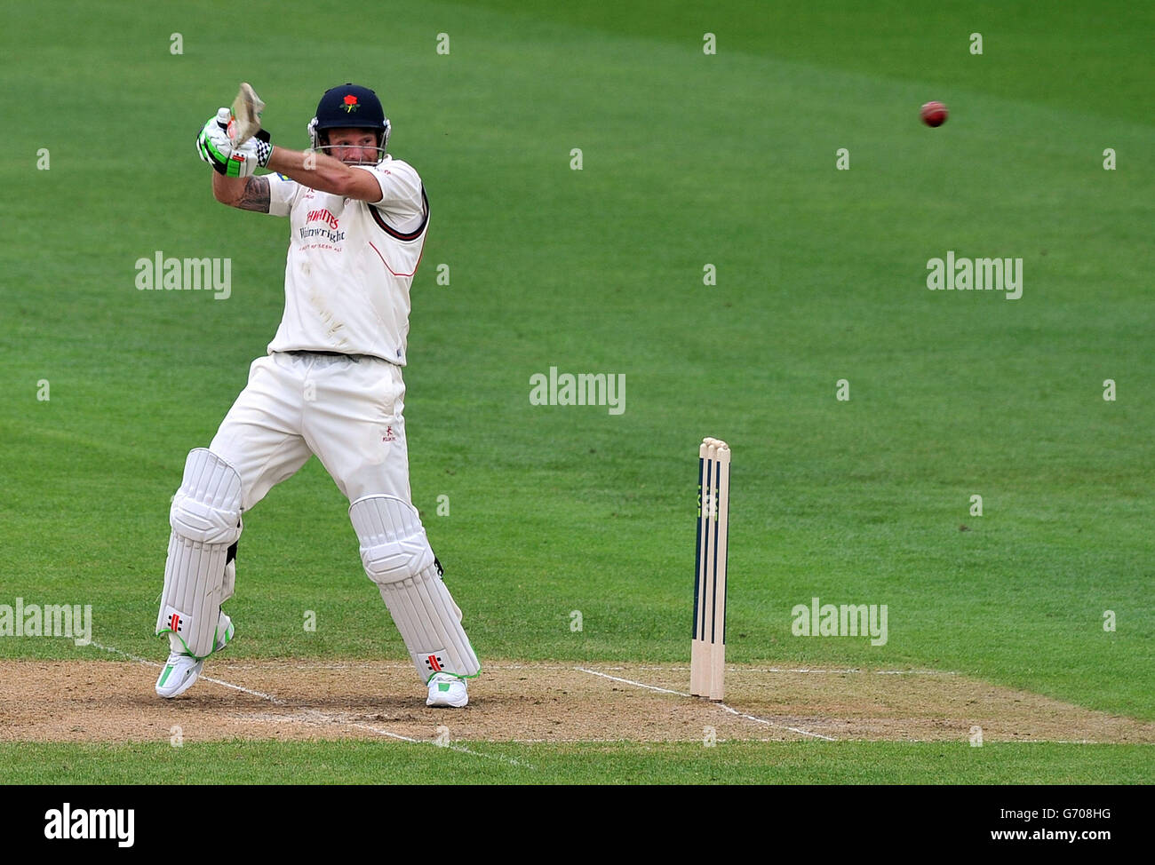Luke Procter del Lancashire si è disputato durante la partita LV=County Championship, Divisione uno a Trent Bridge, Nottingham. Foto Stock