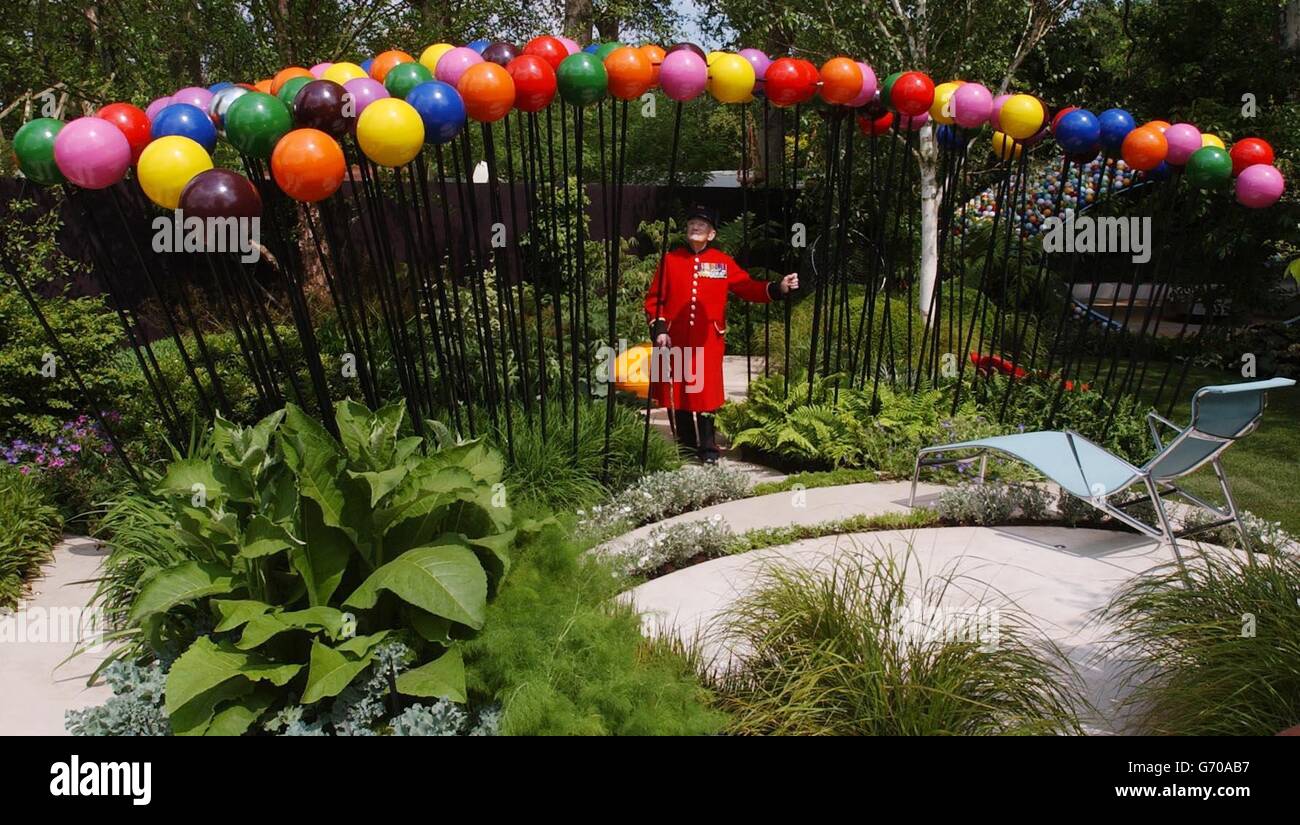 Bastoncini di palloncini per orticoltura da giardino immagini e fotografie  stock ad alta risoluzione - Alamy