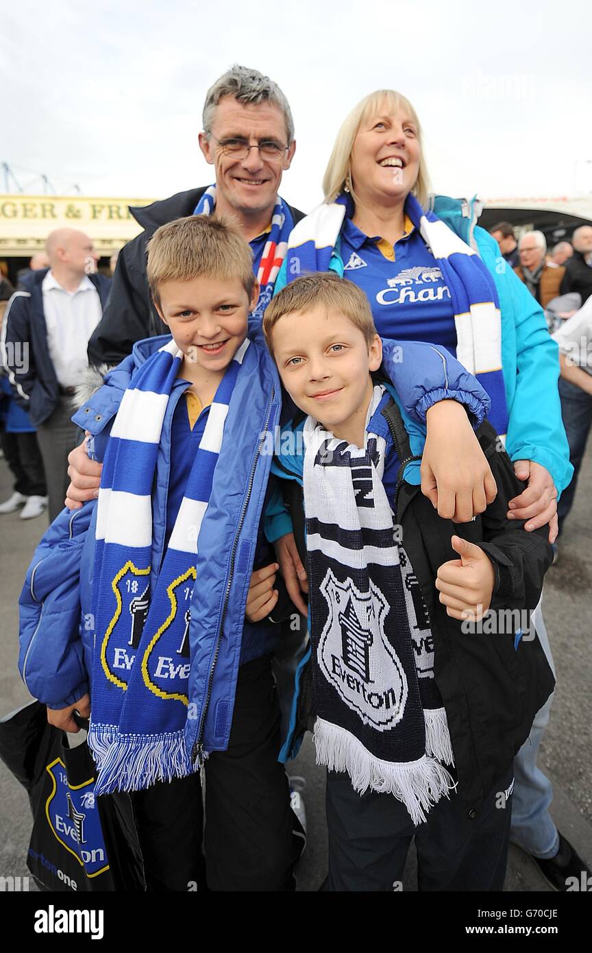 Calcio - Barclays Premier League - Everton v Crystal Palace - Goodison Park. Sostenitori di Everton nella Fans zone Foto Stock