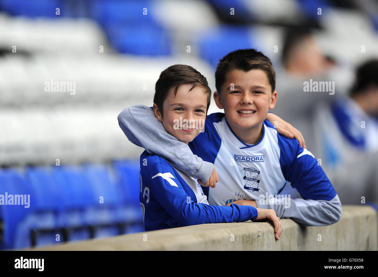 Calcio - Sky Bet Championship - Birmingham City v Leeds United - St Andrew's Stadium. I fan di Birmingham negli stand di St Andrew's. Foto Stock